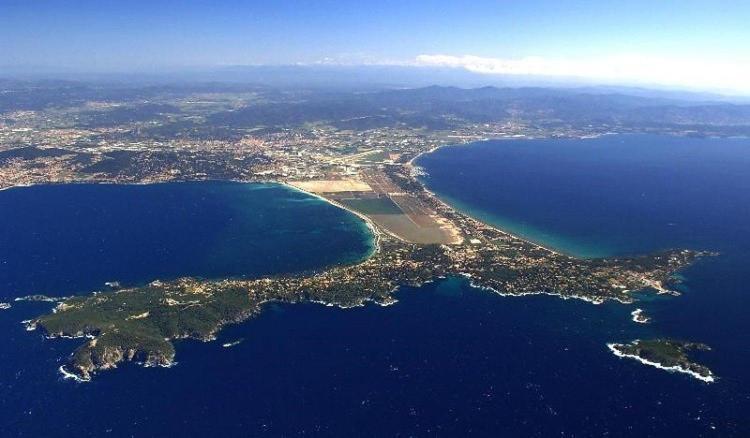Spacieux Studio Sur Le Port De Hyères المظهر الخارجي الصورة